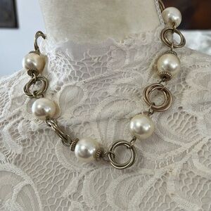 Vintage Chunky pearls and gold tone necklace